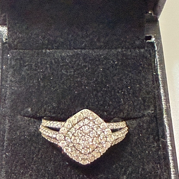 Gorgeous diamond ring - Picture 2 of 6